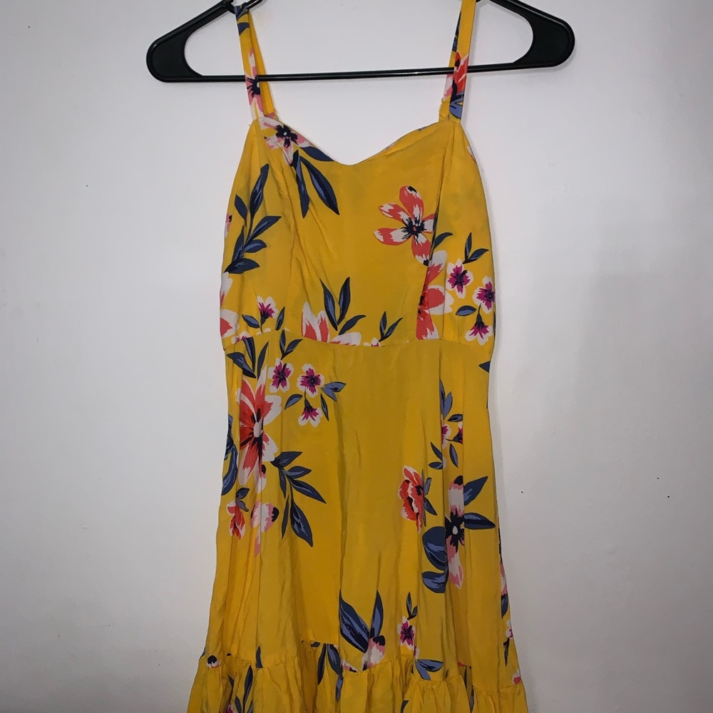 Yellow floral sun dress!